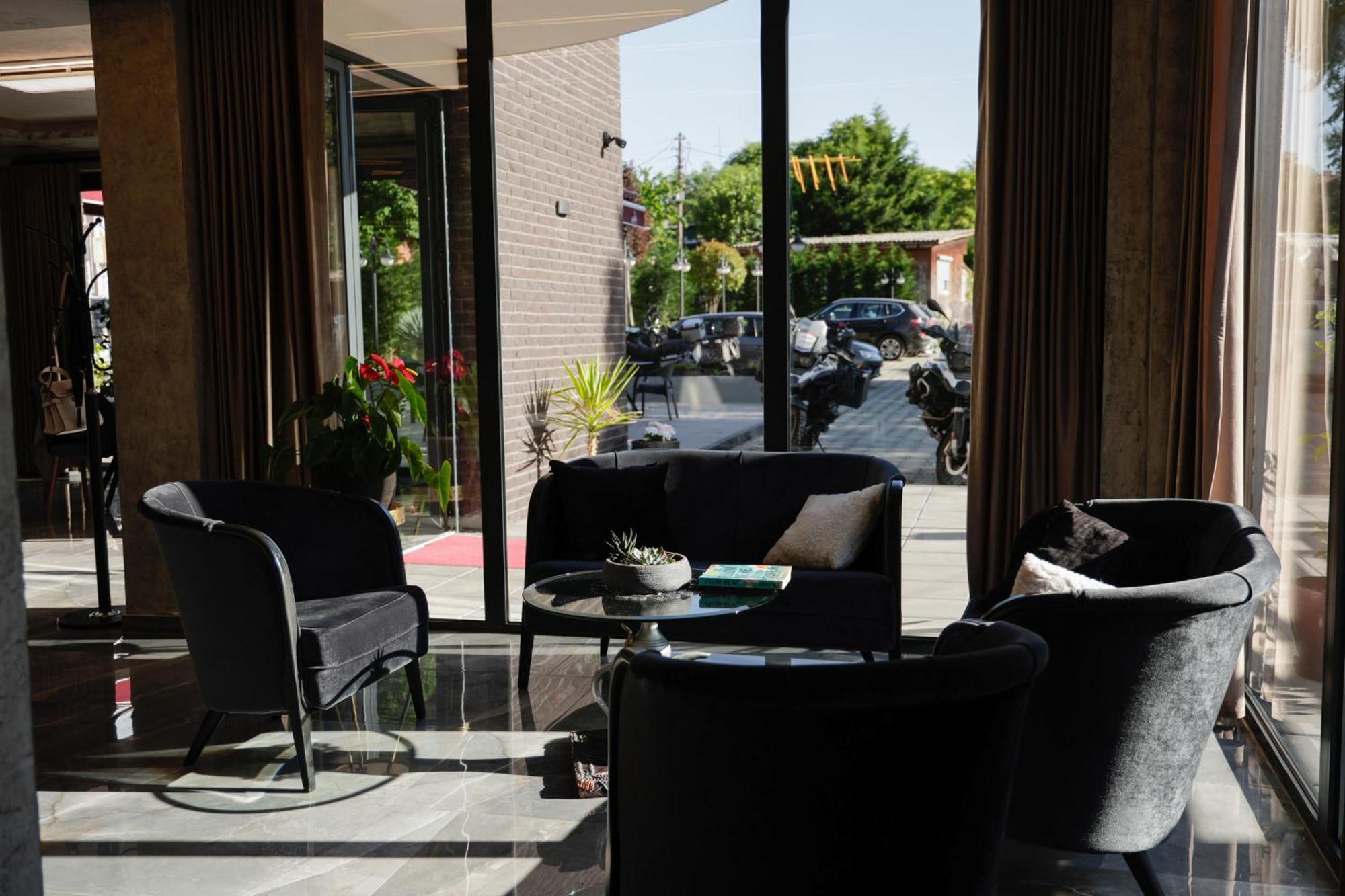 פרישטינה Vetus Hotel מראה חיצוני תמונה